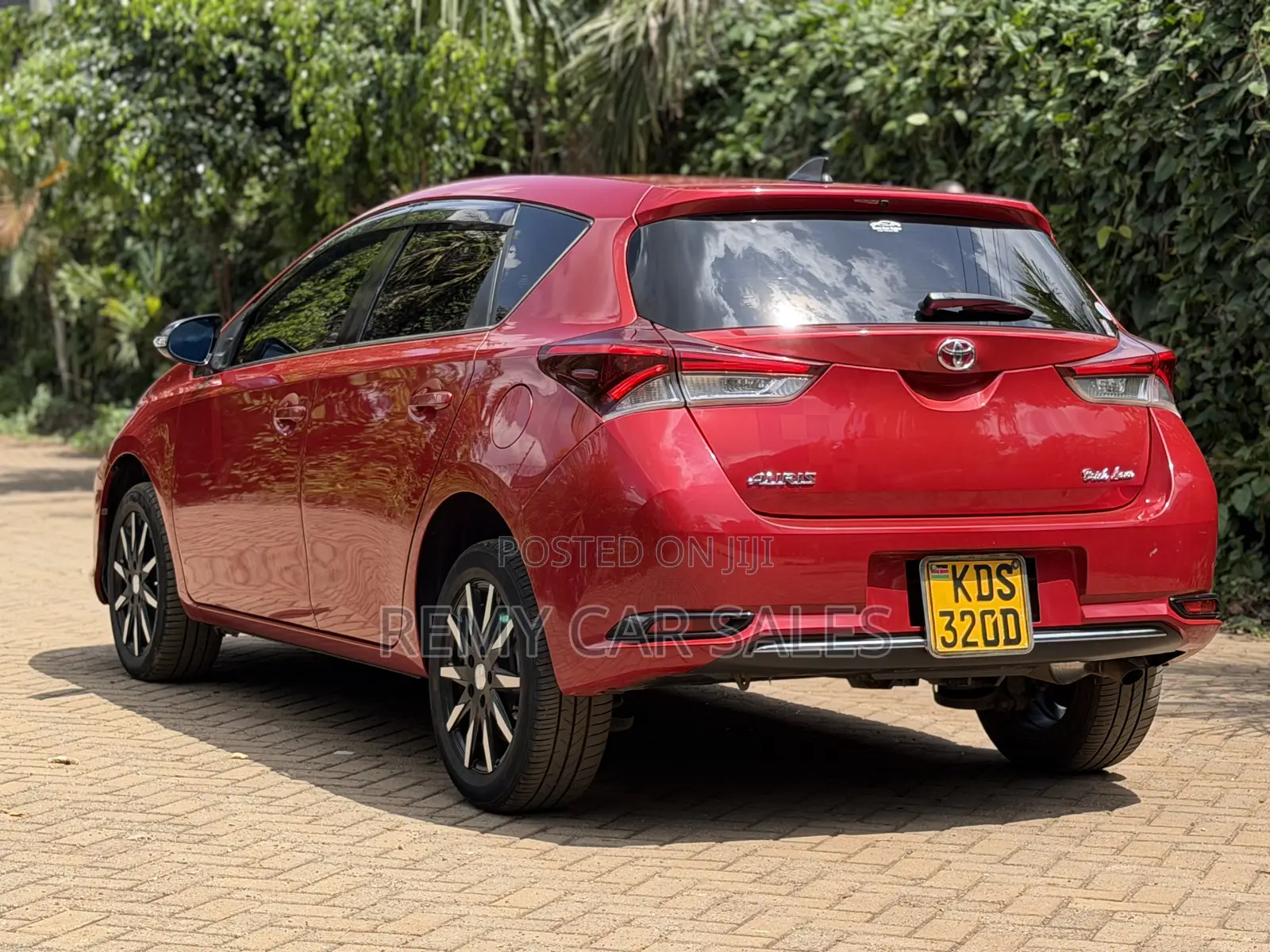 Toyota Auris 2017 Red