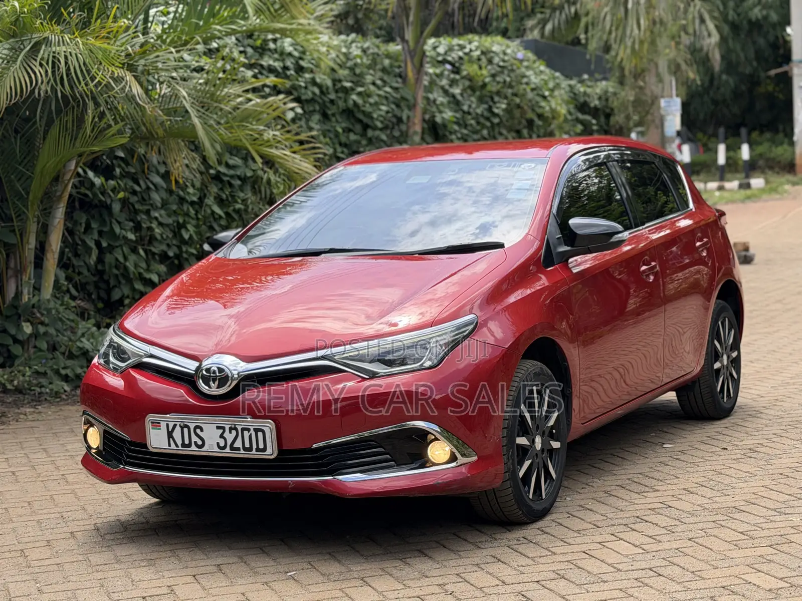 Toyota Auris 2017 Red