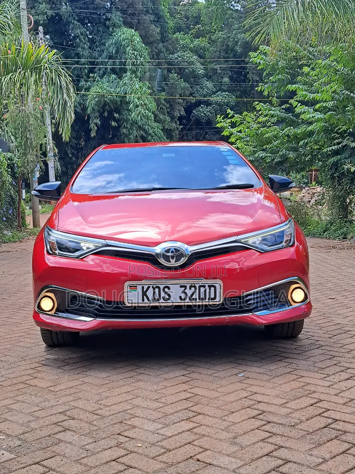 Toyota Auris 2017 Red
