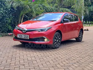 Toyota Auris 2017 Red