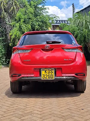 Toyota Auris 2017 Red