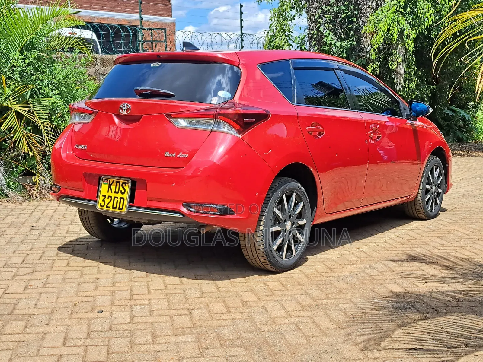 Toyota Auris 2017 Red