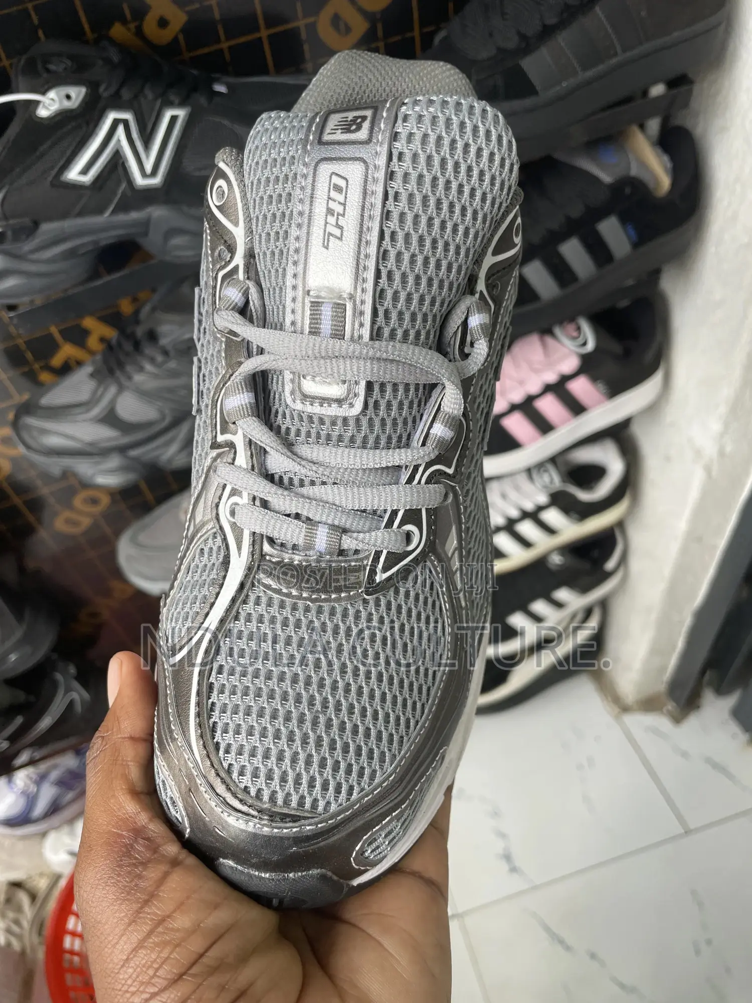 New Balance 740