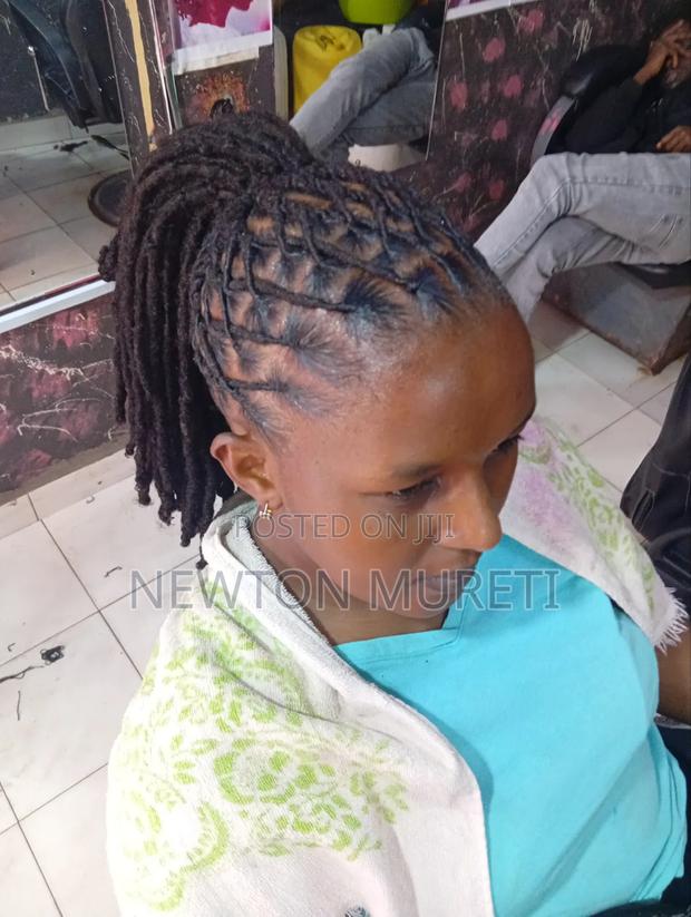 Artificial Dreads for Installation