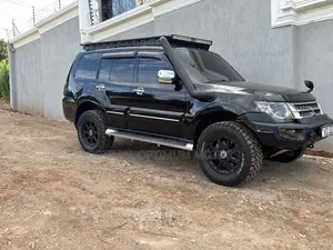 Mitsubishi Pajero V80 3.2 DI-D 2016 Black