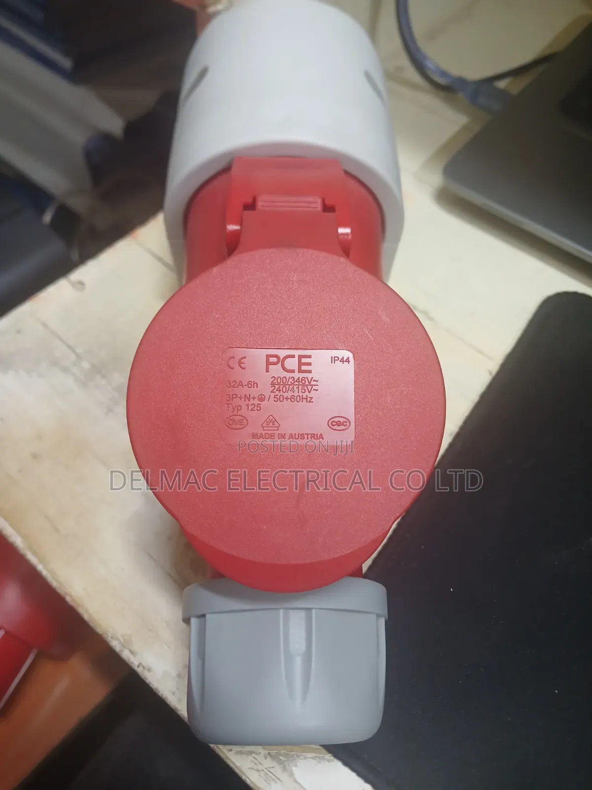 32a 5pin Industrial Socket Schneider