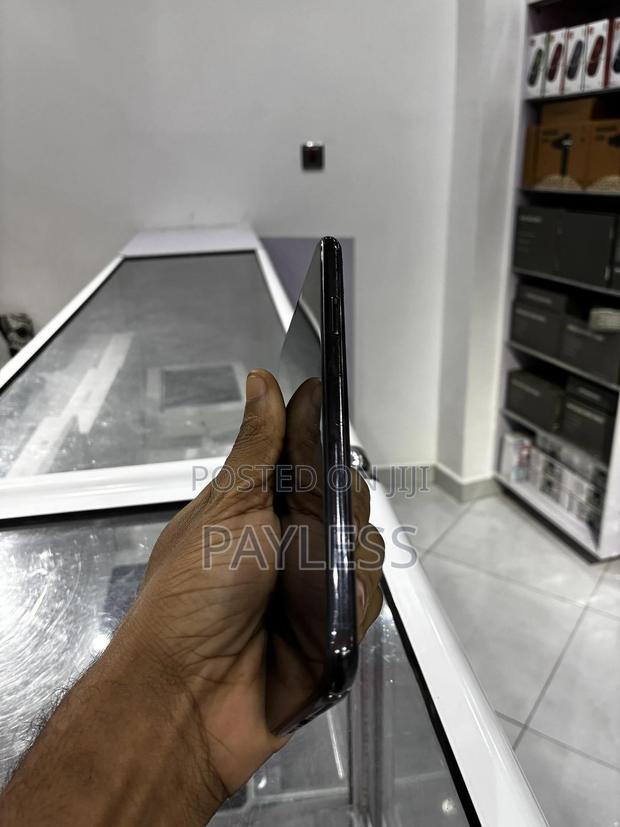 Apple iPhone 11 Pro Max 256 GB Gray - thumbnail 2