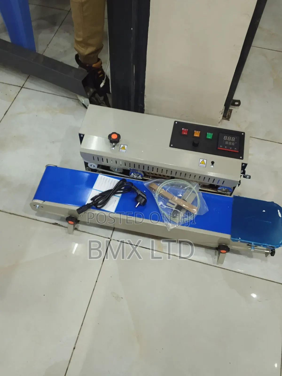 Continuous Pouch Sealer Machine