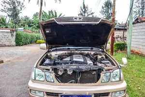 Toyota Land Cruiser 100 4.7 V8 Executive 2005 Beige