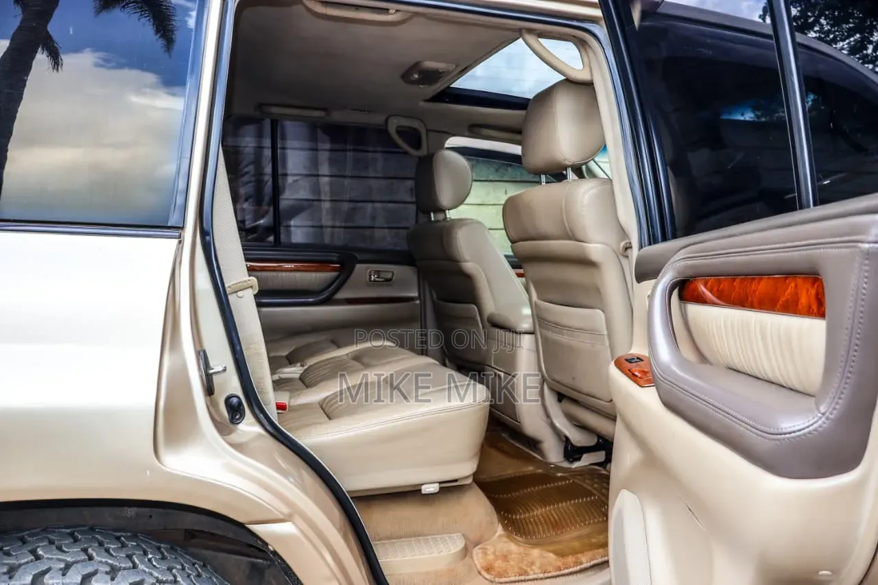 Toyota Land Cruiser 100 4.7 V8 Executive 2005 Beige