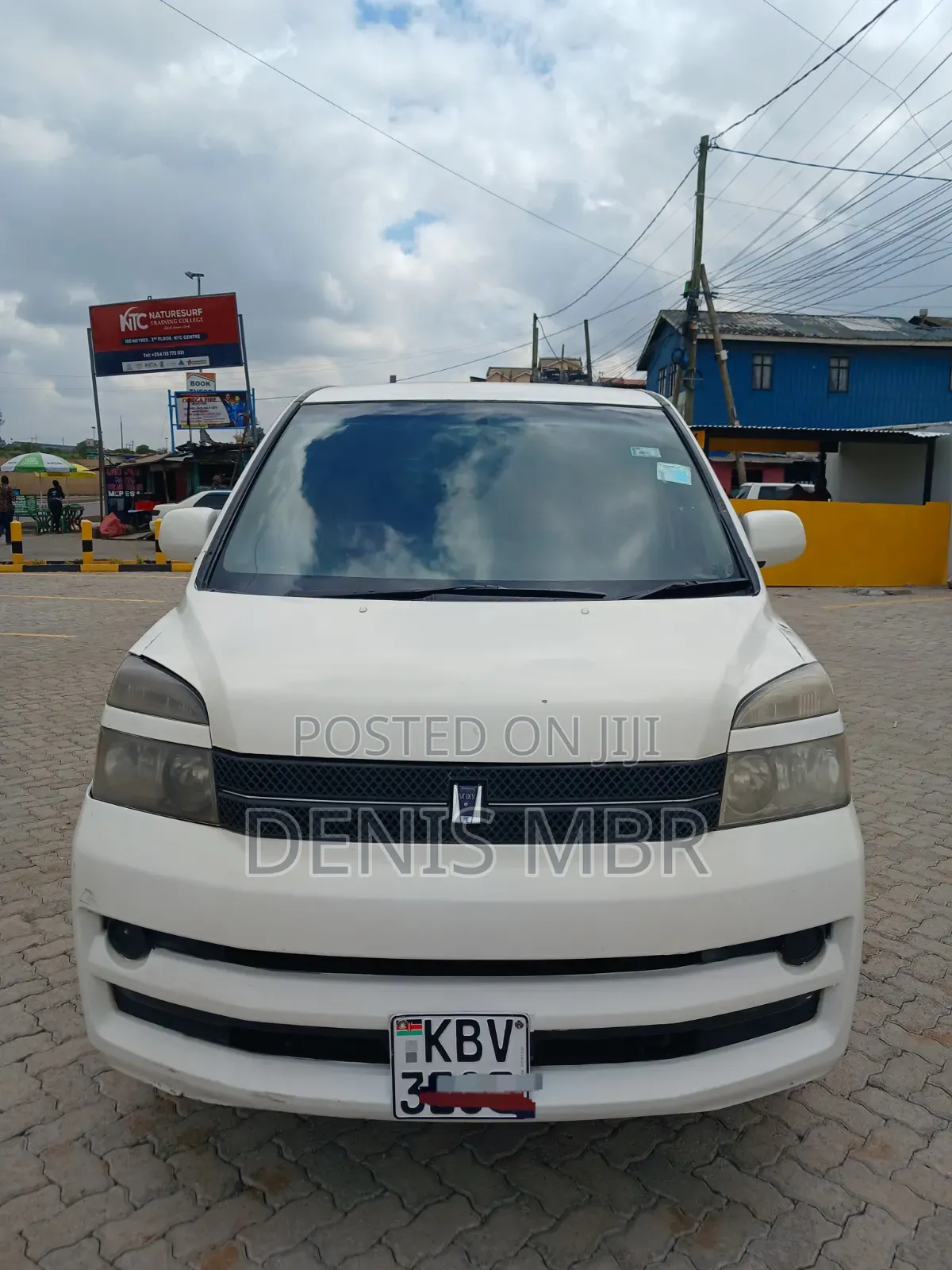 Toyota Voxy 2006 White