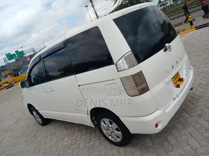 Toyota Voxy 2006 White