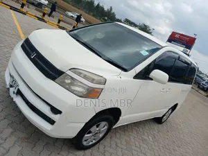 Toyota Voxy 2006 White