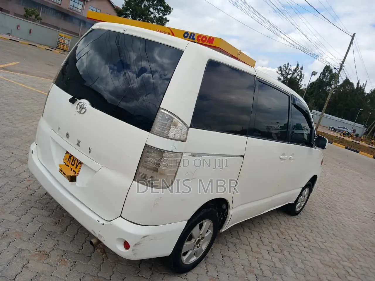 Toyota Voxy 2006 White