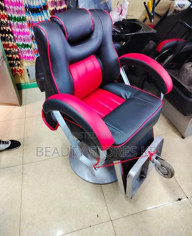 Black Red Barber Chair - thumbnail 2