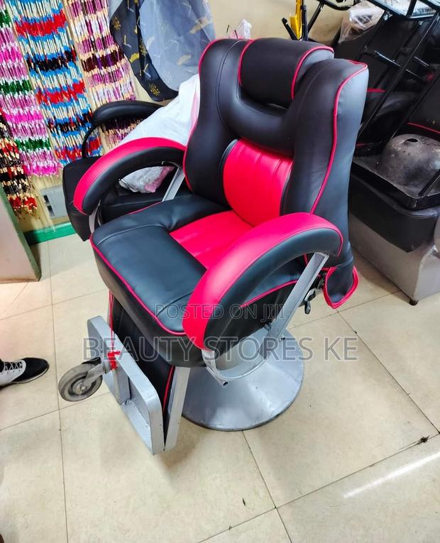 Black Red Barber Chair - thumbnail 3