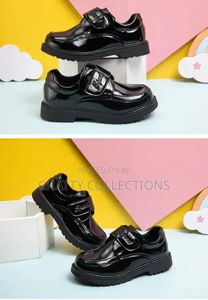 Boys Kids Wetlook School Shoes 
Sizes: 30, 33, 37