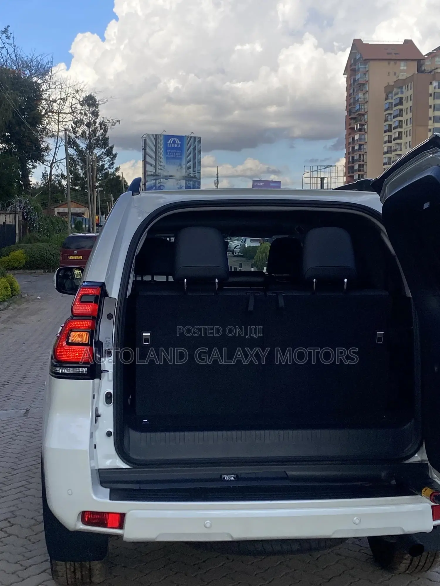 Toyota Land Cruiser Prado 2.7 2022 White