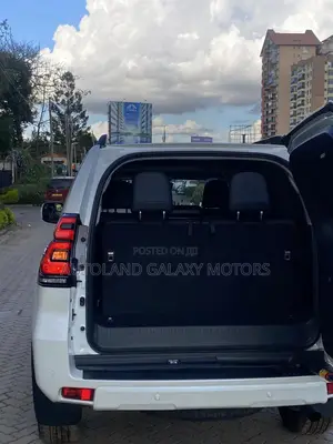 Toyota Land Cruiser Prado 2.7 2022 White