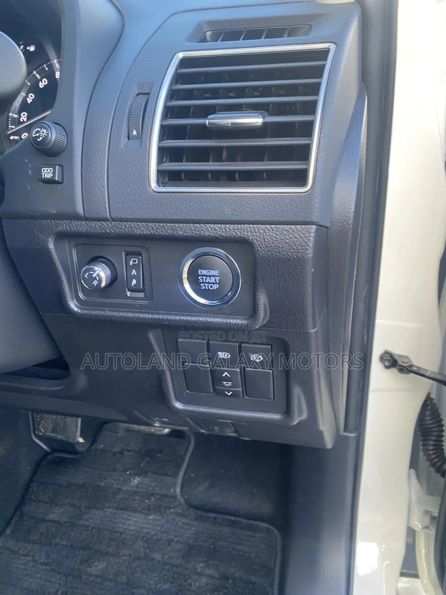 Toyota Land Cruiser Prado 2.7 2022 White
