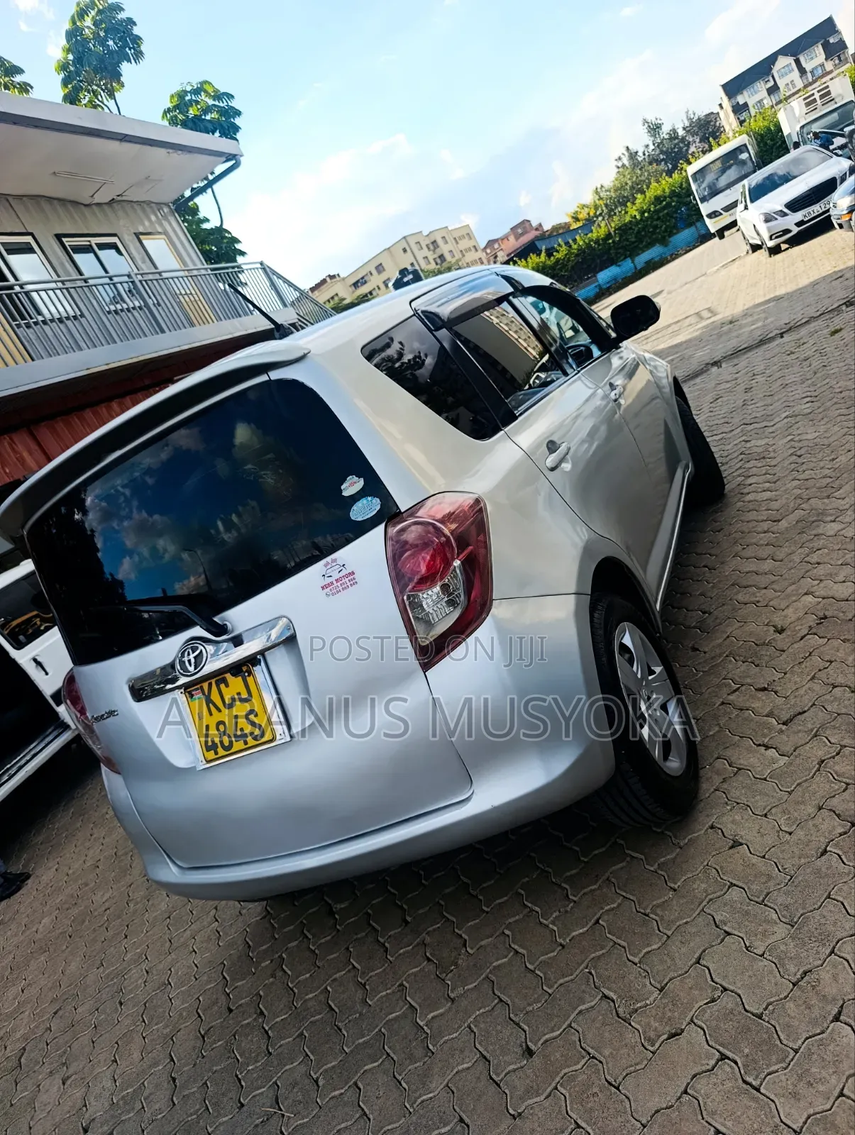 Toyota Ractis 2009 Silver