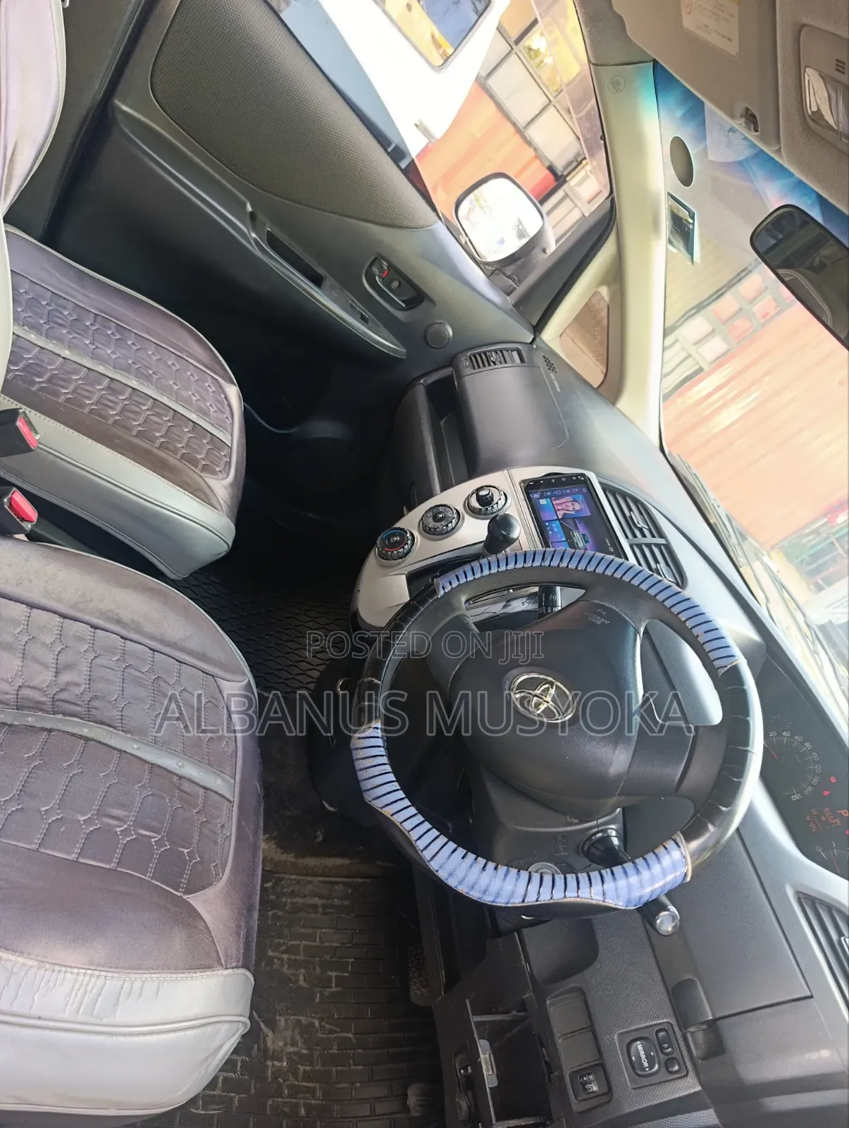 Toyota Ractis 2009 Silver