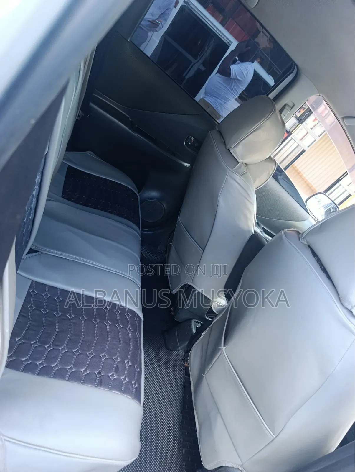 Toyota Ractis 2009 Silver