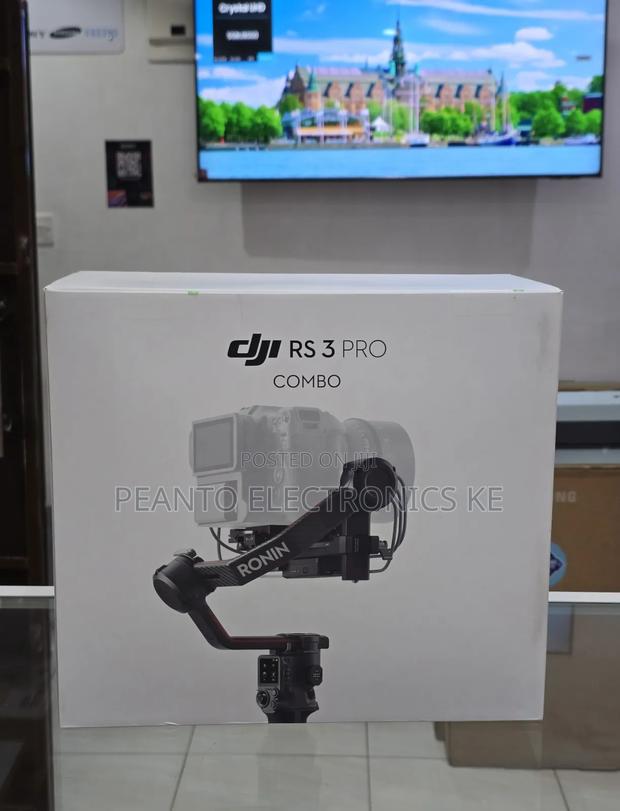 Dji Rs 3 Pro Camera Gimbal Stabilizer Combo - thumbnail 2