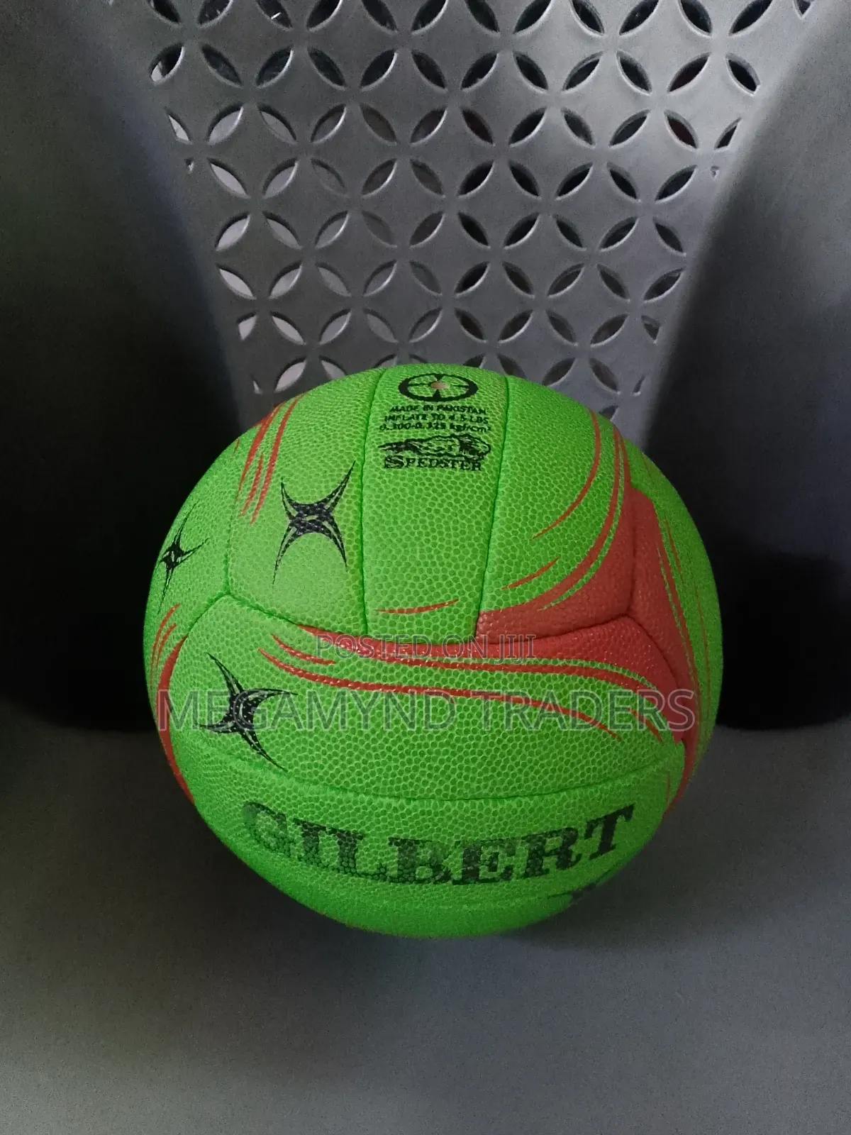 Netball Size 5 /Gilbert Netball