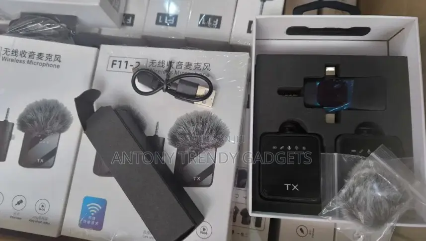 F11-2 Clip on Wireless Mic Dual Transmitter 3-in-1