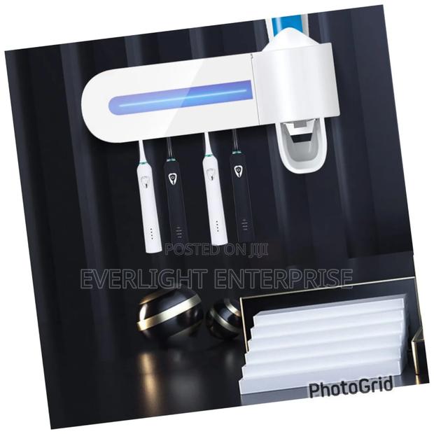 Toothbrush Sterilizer Wall Mounted With 4 Toothbrush Spaces