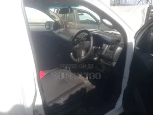 Isuzu D-MAX 2016 White