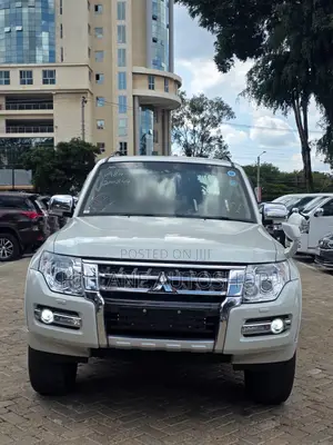 Mitsubishi Pajero V80 3.2 DI-D 2019 White