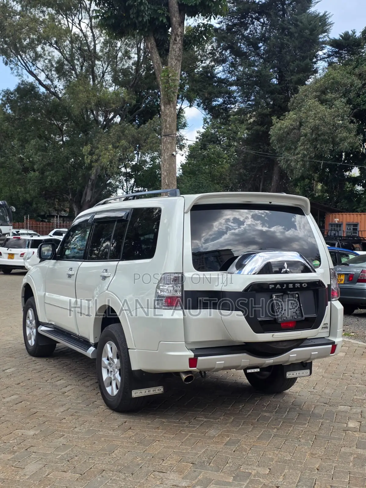 Mitsubishi Pajero V80 3.2 DI-D 2019 White