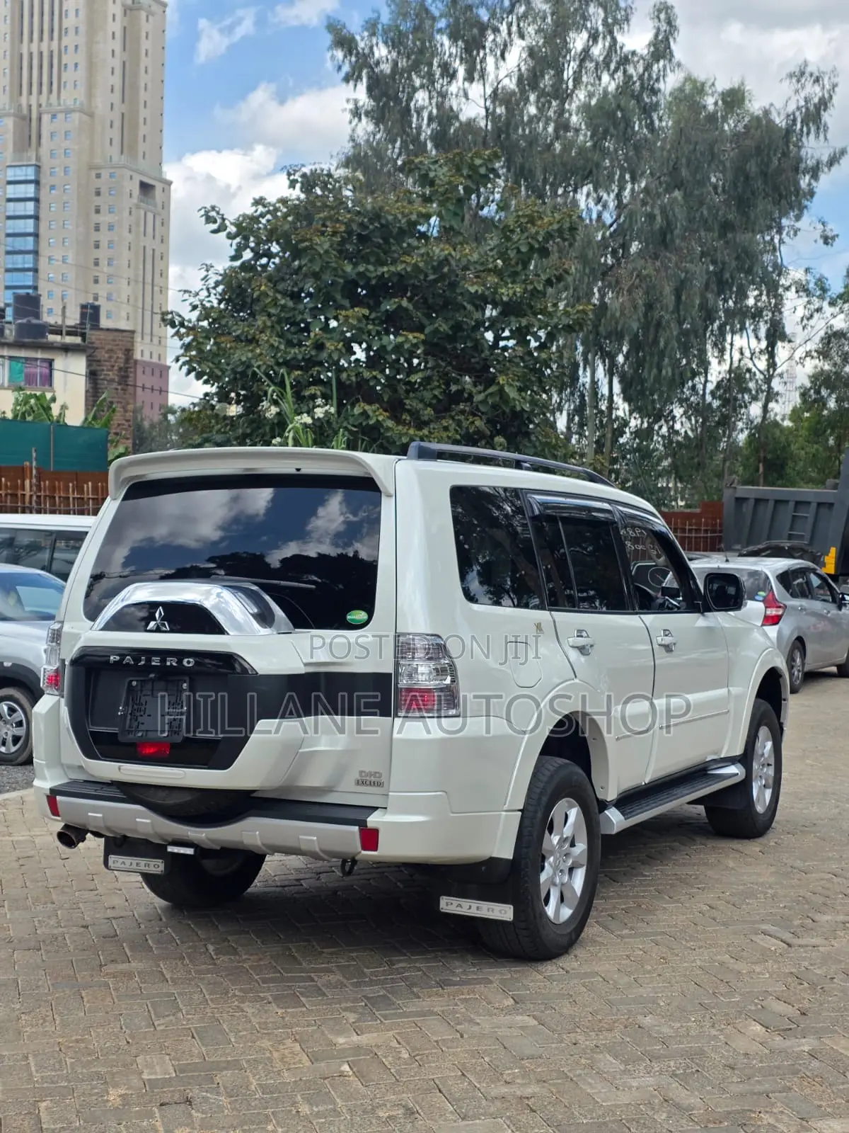 Mitsubishi Pajero V80 3.2 DI-D 2019 White