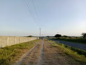 Very Pr1 Acre Touching Isinya-Kiserian Road With Ready Title Deed