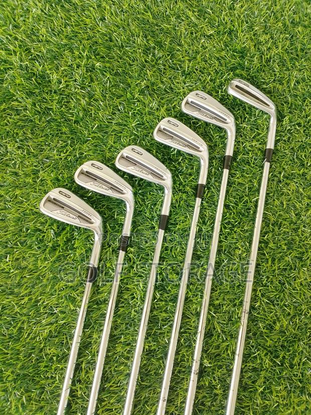 Titleist Ap2 Irons in Steel Shaft (R300 Flex) 5-Pw
