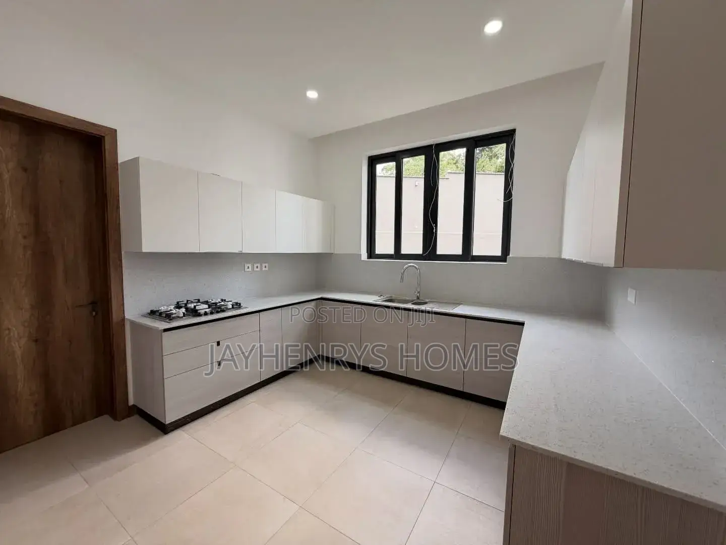 5bdrm Villa in Nyari for sale