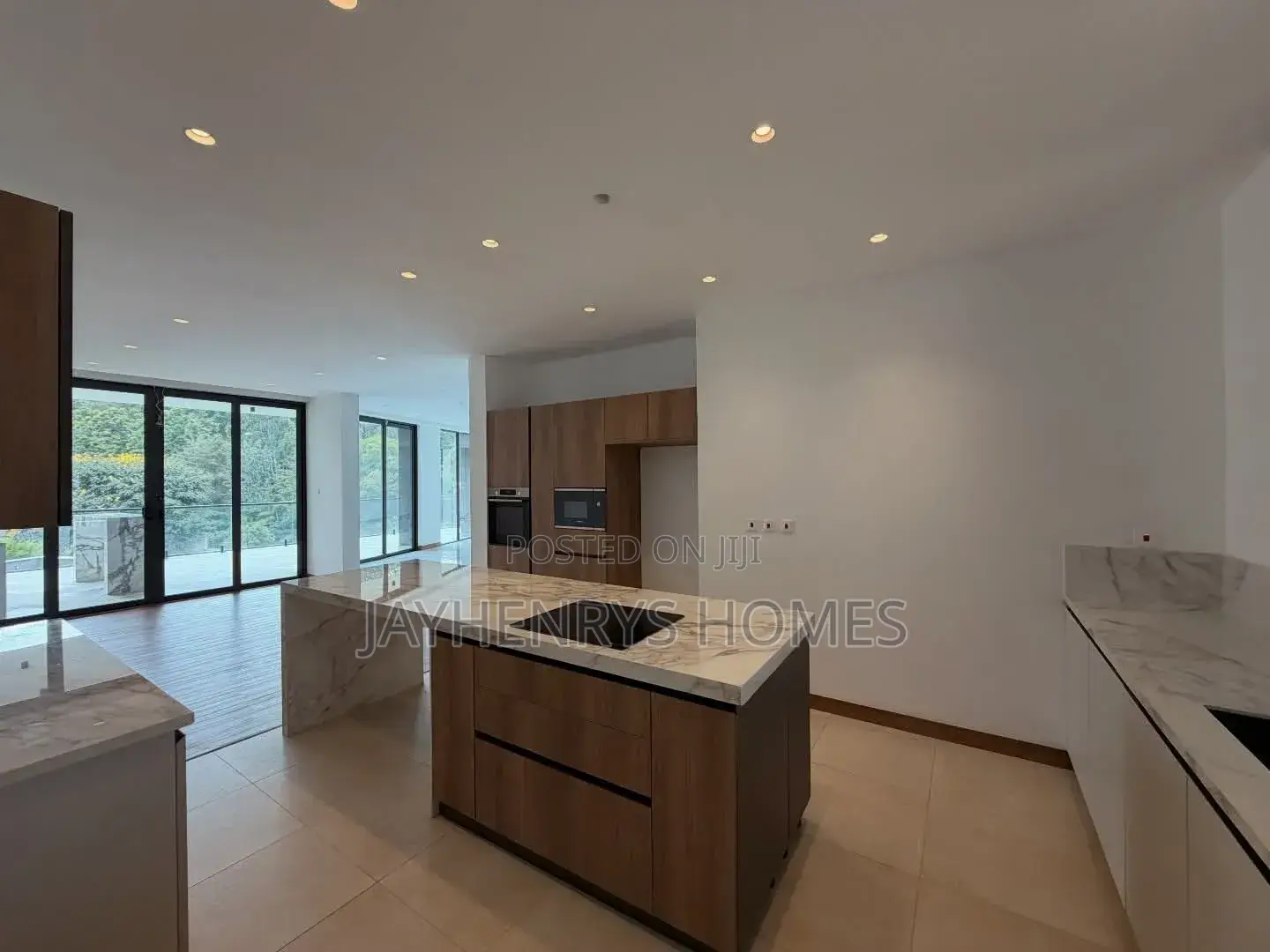 5bdrm Villa in Nyari for sale