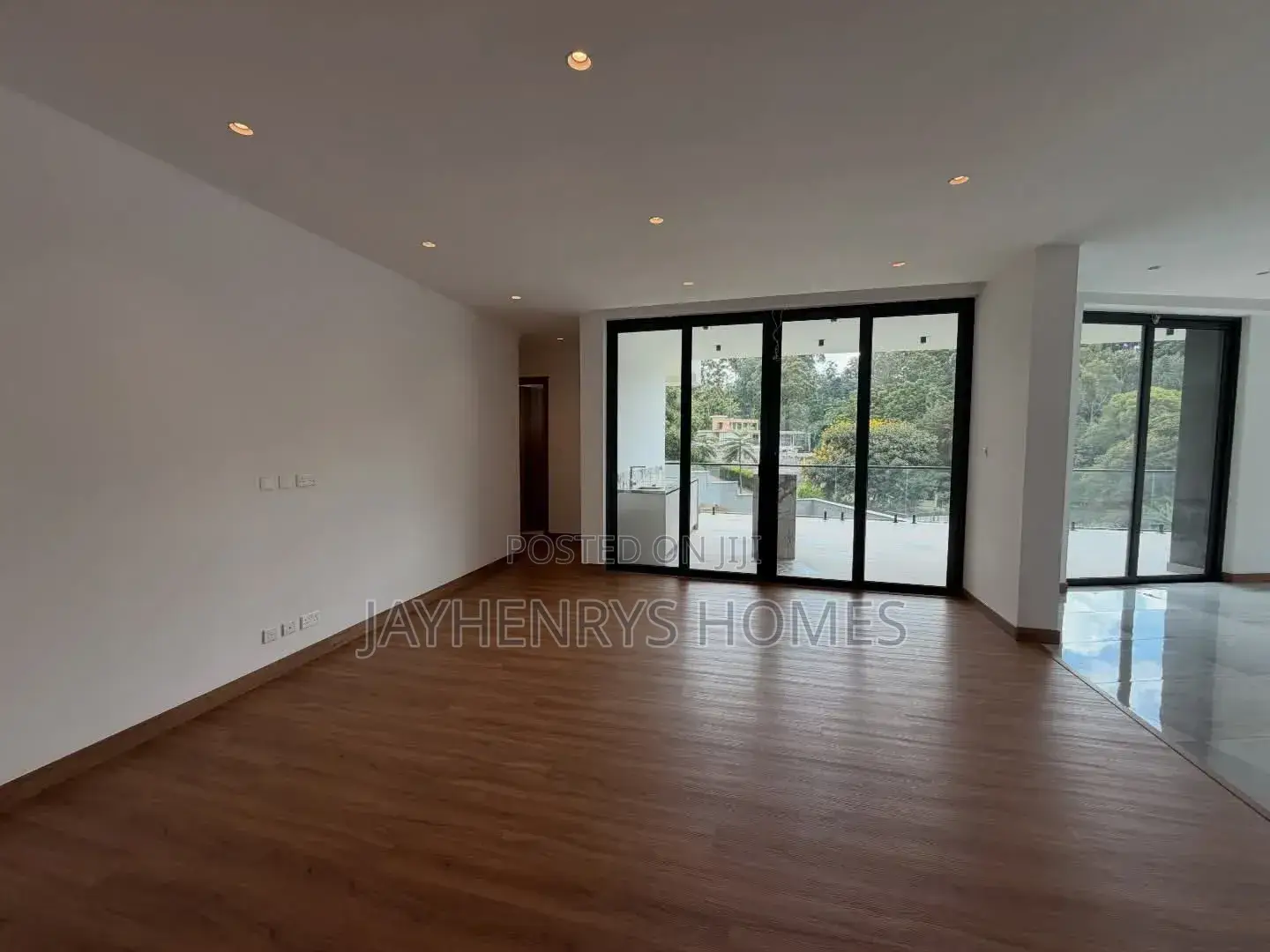 5bdrm Villa in Nyari for sale