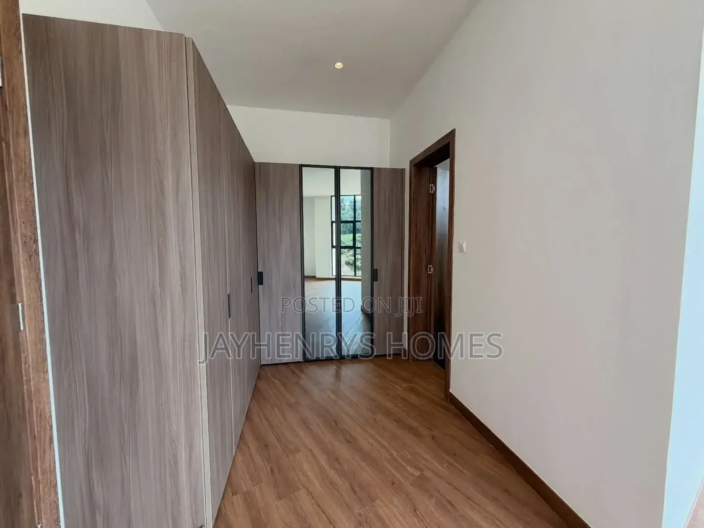 5bdrm Villa in Nyari for sale