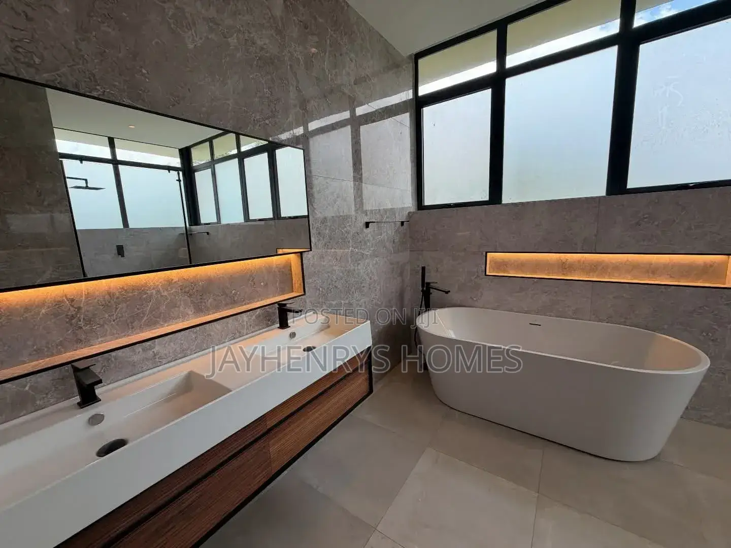 5bdrm Villa in Nyari for sale