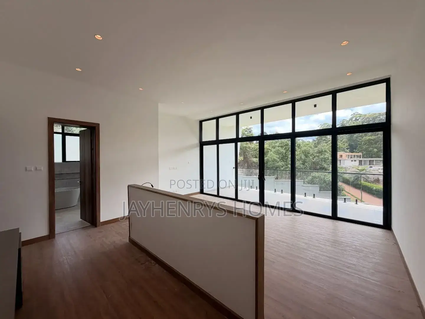5bdrm Villa in Nyari for sale