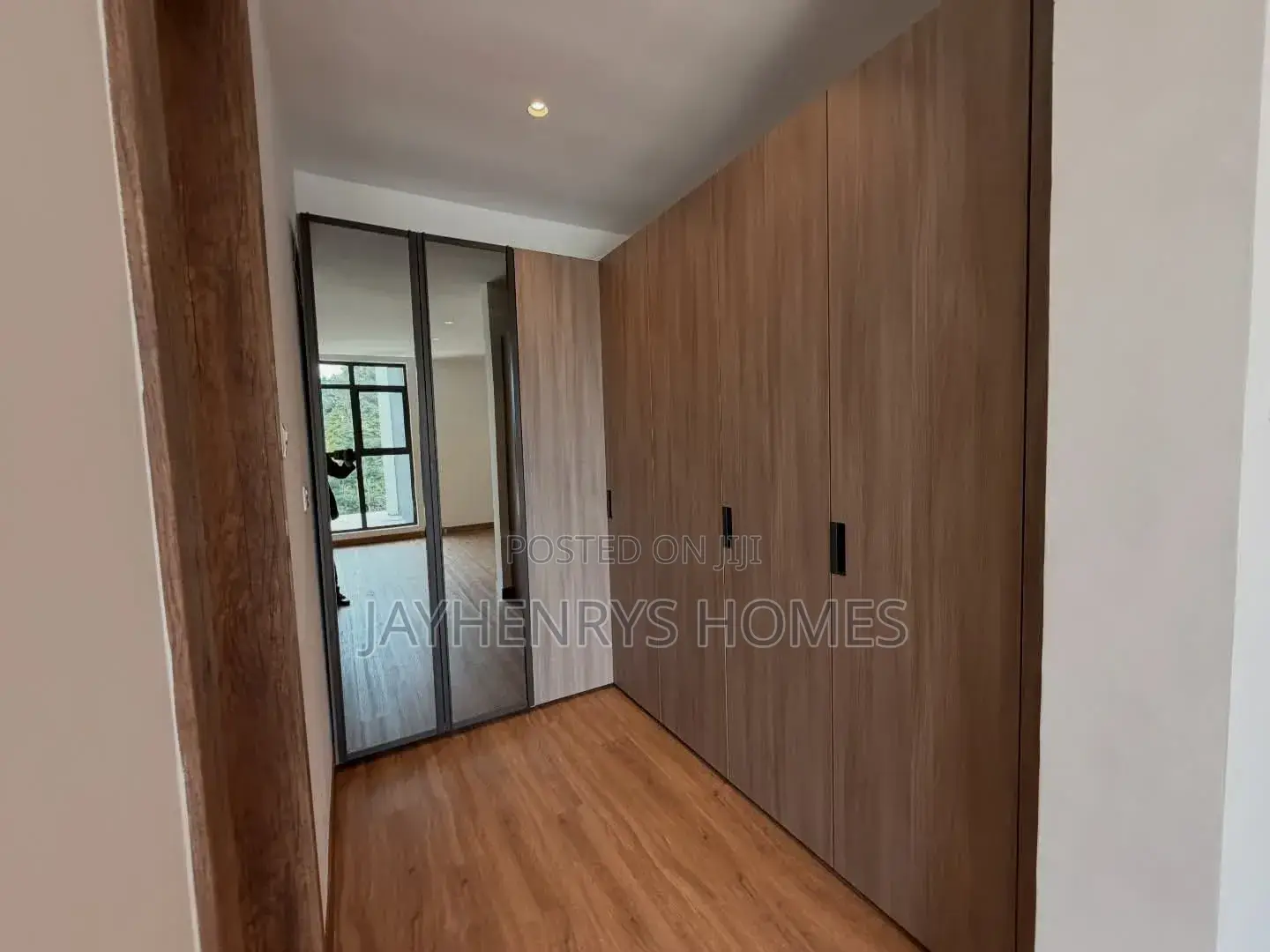 5bdrm Villa in Nyari for sale
