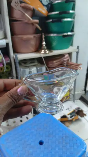 Glass Saucing Jugmaterial:Glasscapacity