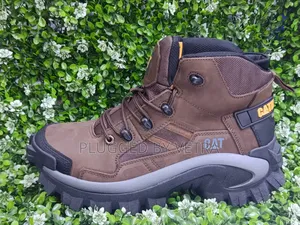 Caterpillar Invader Outdoor Boots,Rugged, Hiker-Inspired Design.