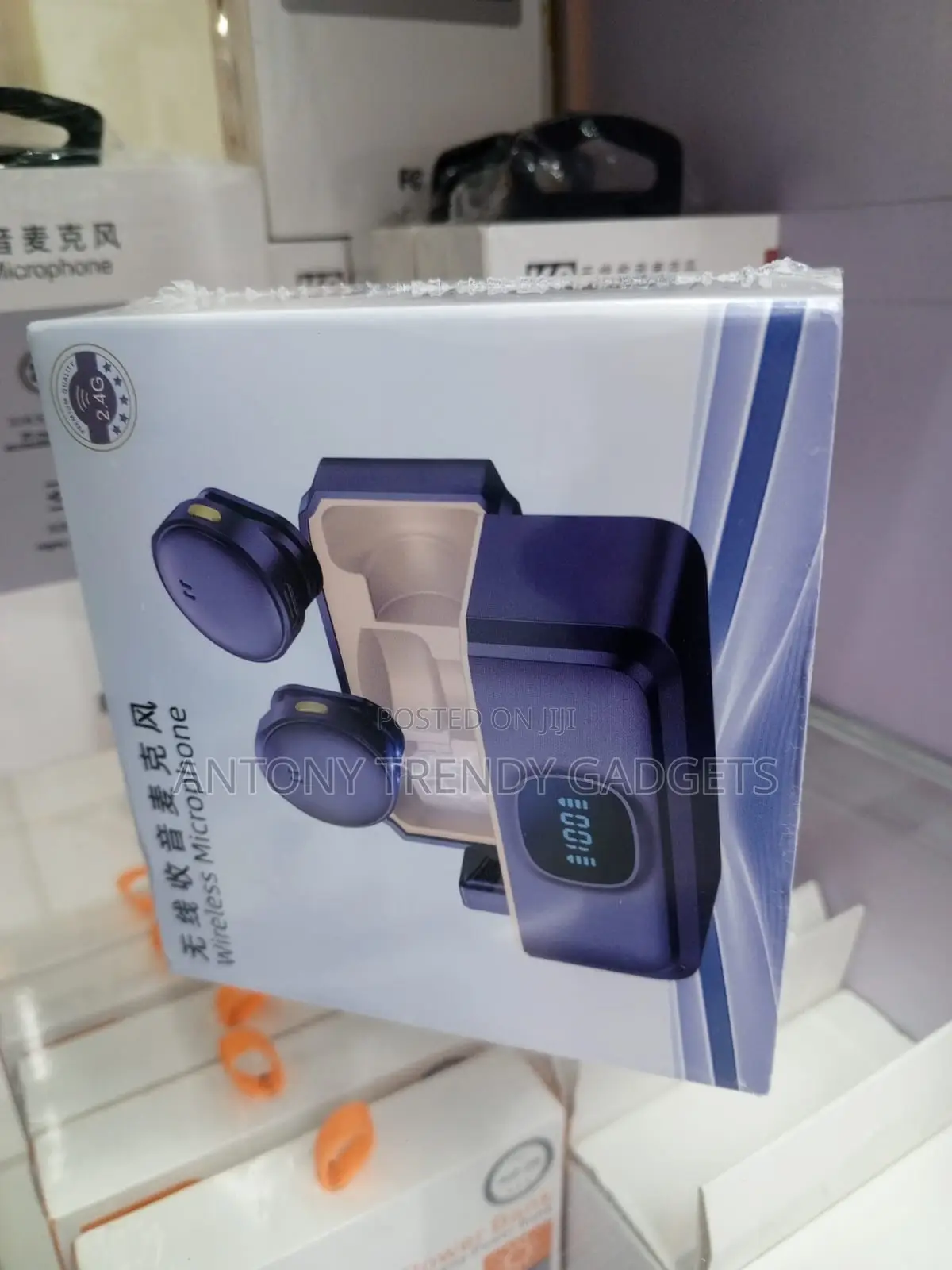 Q8 Wireless Dual Mic 2.4ghz 20m Charging Case Led Display