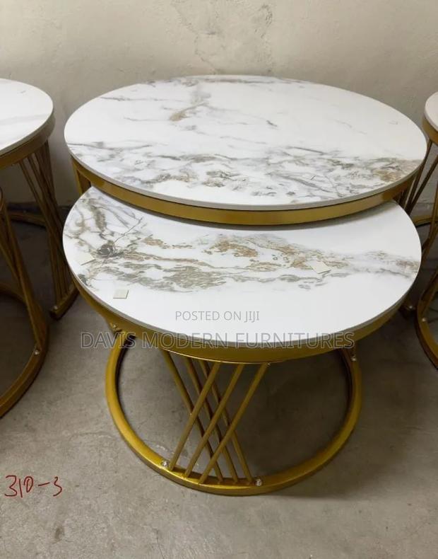 2-Piece Round Nesting Coffee Table