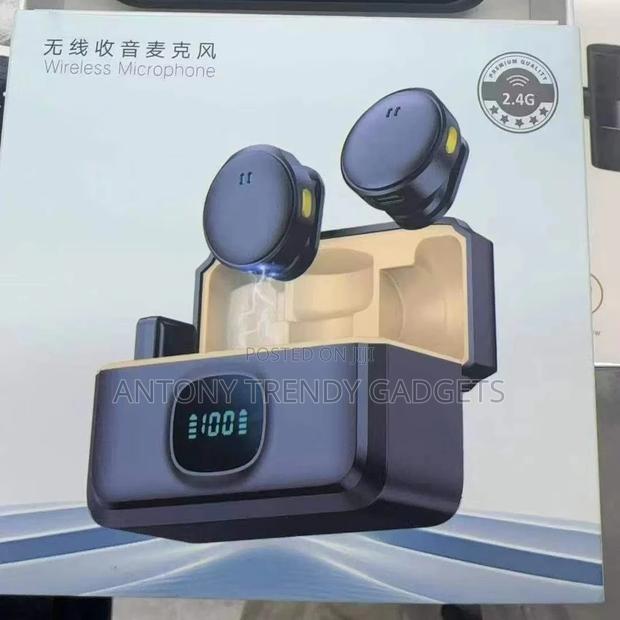 Q8 Wireless Mic Set Digital Display Case 20m Range - thumbnail 2