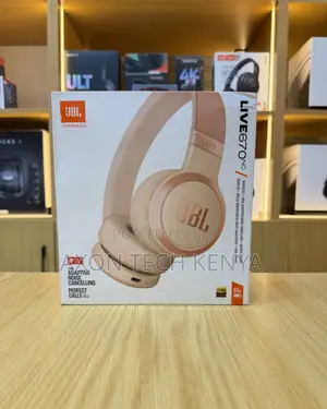 JBL Live670 Headphones